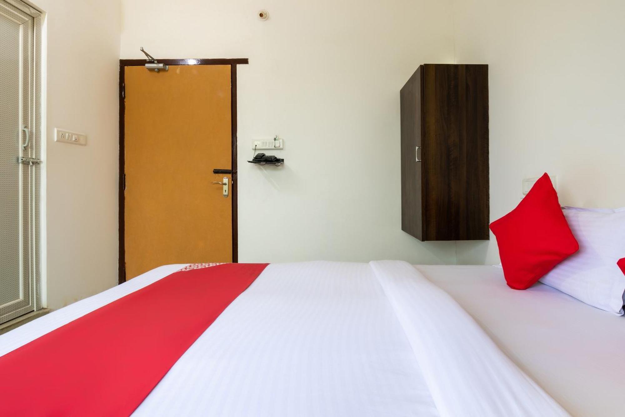 Oyo Splenor Inn Kammasandra Esterno foto