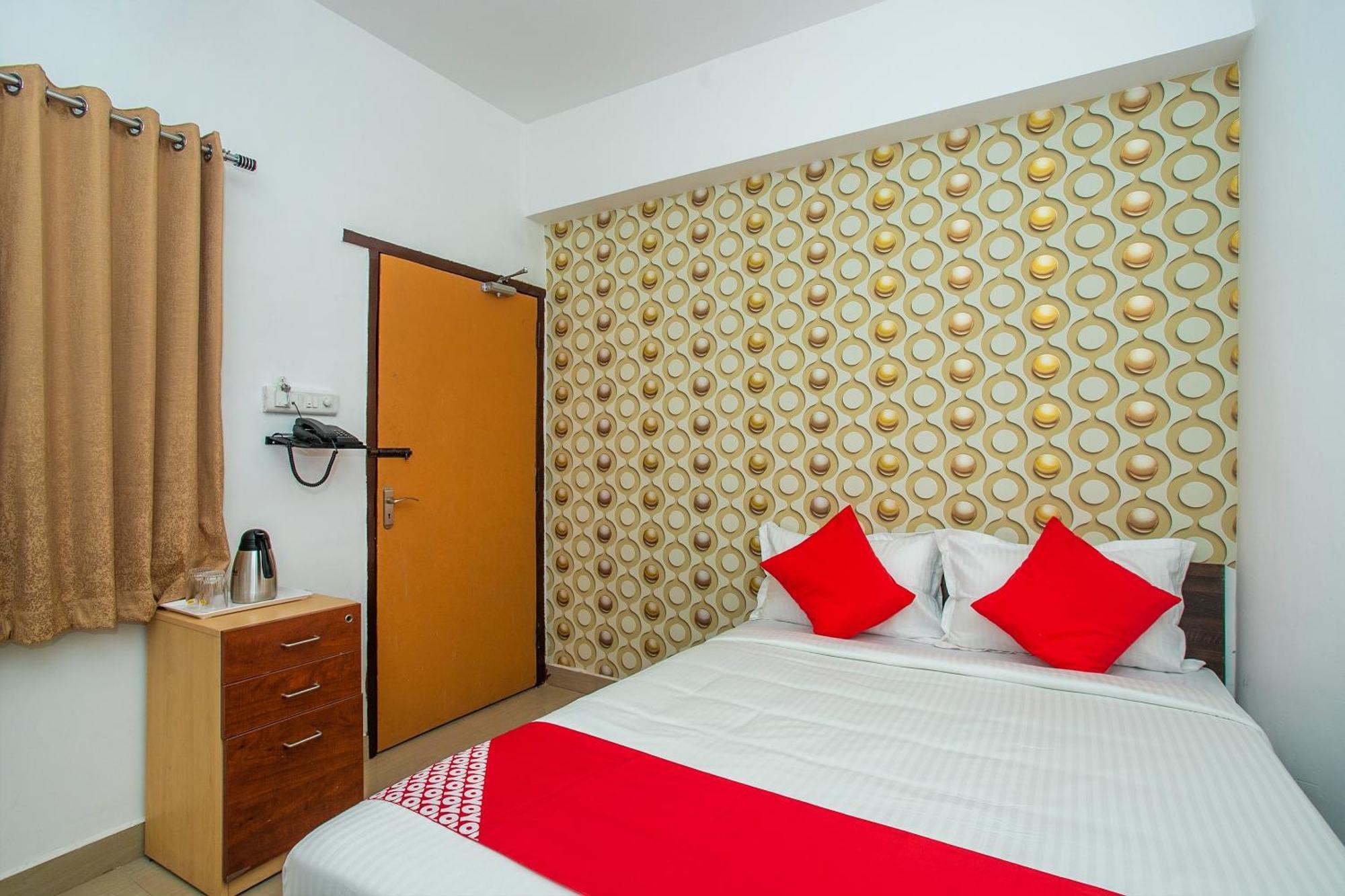 Oyo Splenor Inn Kammasandra Esterno foto